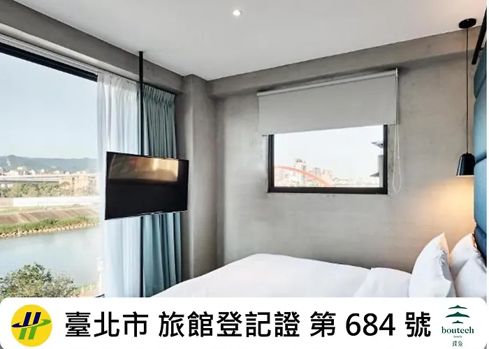 Waterfront Hotel